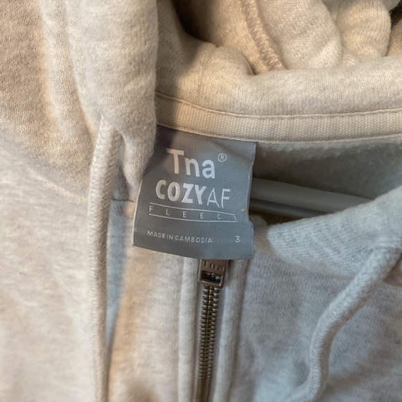 TNA Cozy AF Fleece Heather Cloud Grey - Picture 2 of 4